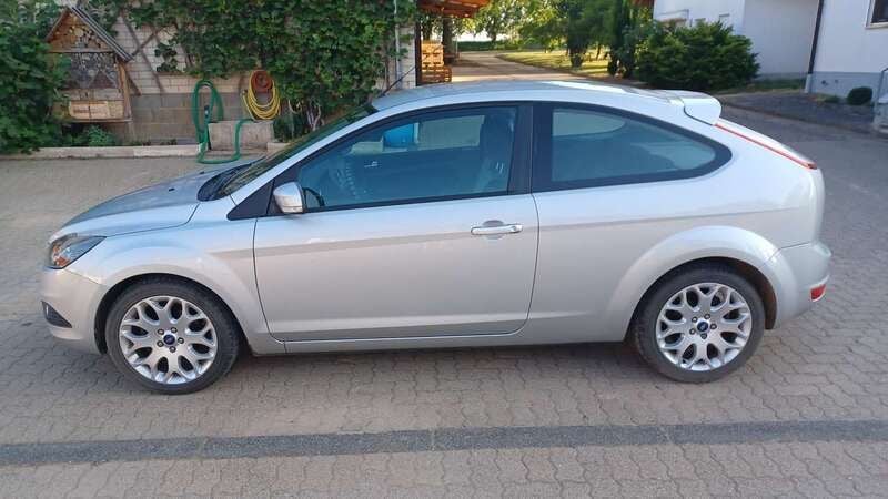 Silber Gebraucht 2008 Ford Focus Sport Limousine | 4.100 € (Fairer Preis) - Bild 1/4