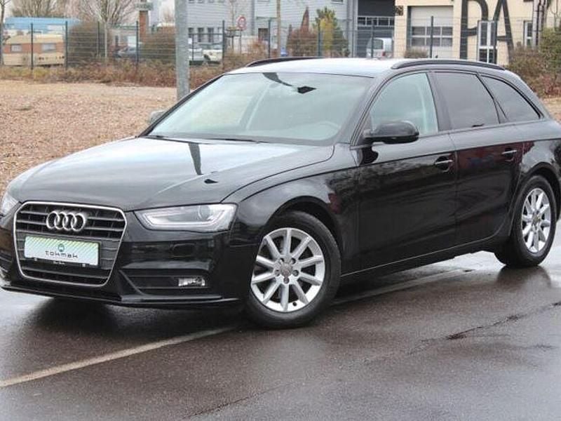 Gebraucht Audi A4 Attraction 136 PS (100 kW) 2015 Andere Limousine