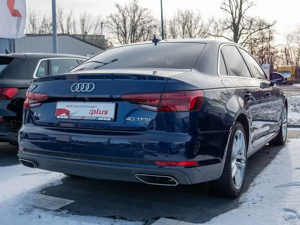 Używany Audi A4 Ambiente 190 KM (139 kW) 2019 Niebieski Sedan/Limuzyna