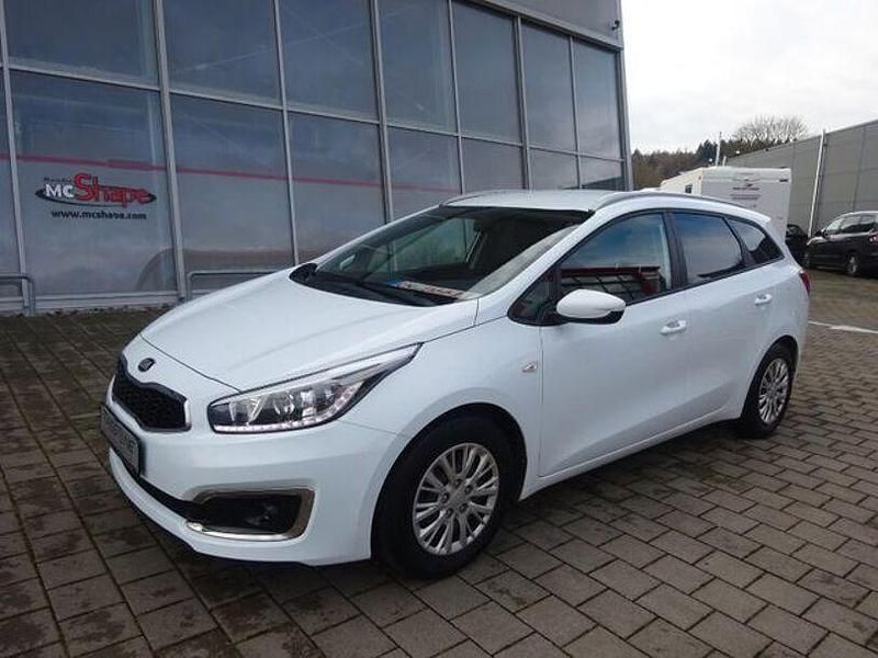 Weiß Gebraucht 2017 Kia Ceed Sportswagon Edition 7 Kombi | 10.680 € (Fairer Preis) - Bild 1/4