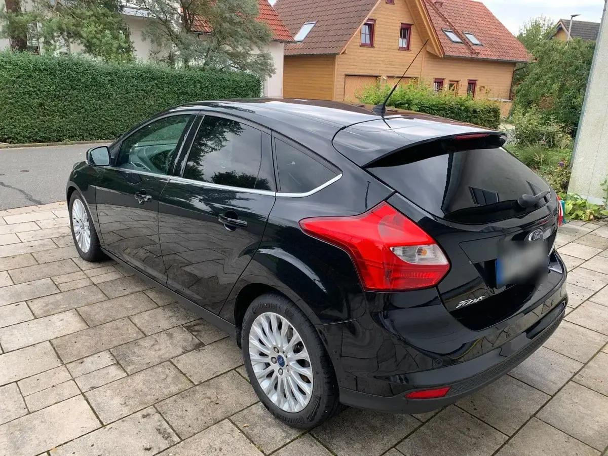 Gebraucht Ford Focus Titanium 116 PS (85 kW) 2011 Schwarz Limousine
