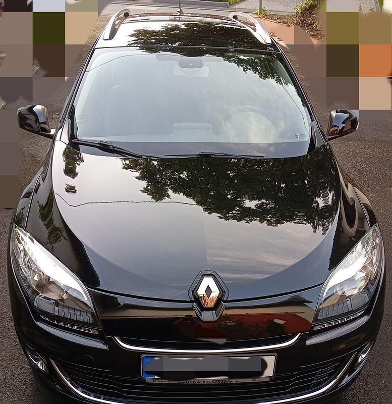 Schwarz Gebraucht 2013 Renault Mégane GrandTour Bose Edition Kombi | 5.250 € (Fairer Preis) - Bild 1/4