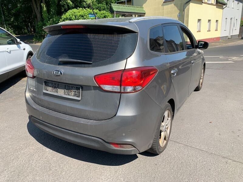 Gebraucht Kia Carens Edition 7 135 PS (99 kW) 2015 Silber Van / Kleinbus