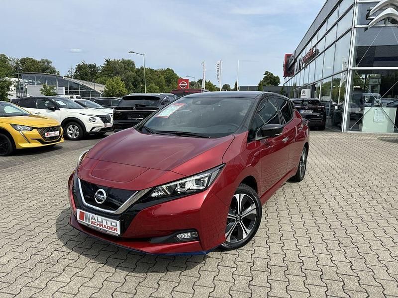 Rot Gebraucht 2020 Nissan Leaf N-Connecta Kleinwagen | 16.980 € (Fairer Preis) - Bild 1/4