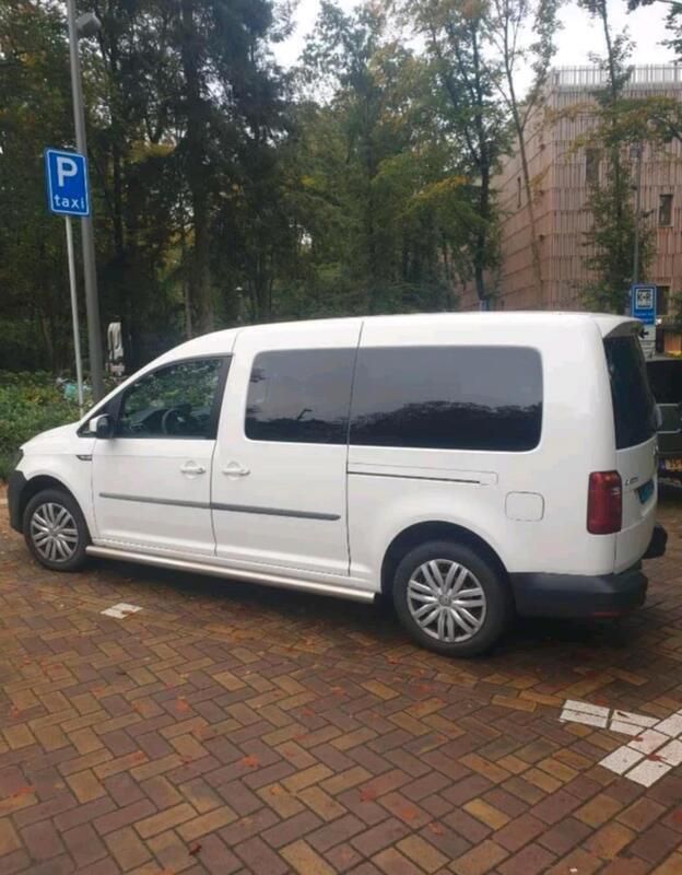 Weiß Gebraucht 2016 VW Caddy Maxi Van / Kleinbus | 12.000 € - Bild 1/4