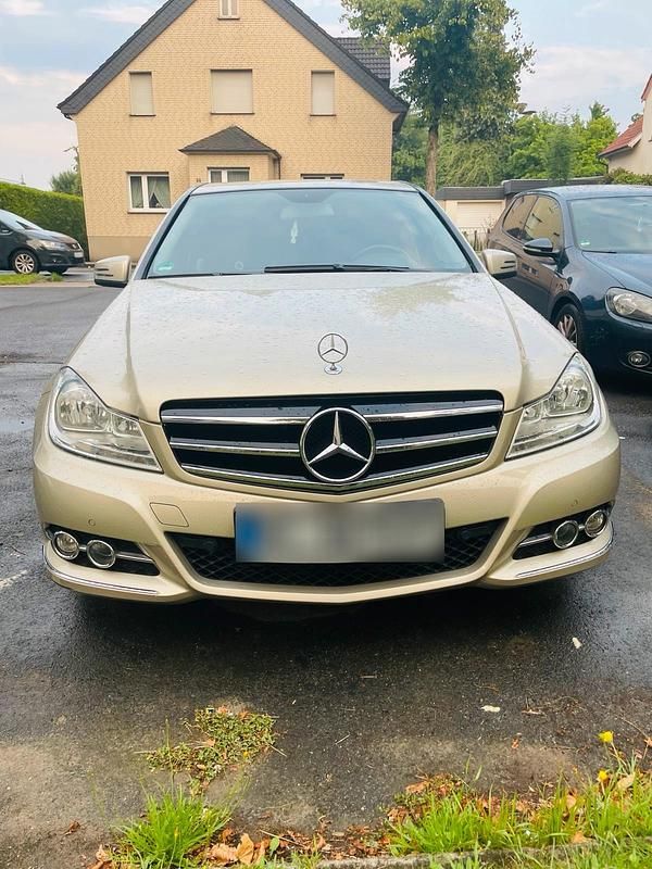 Gebraucht Mercedes C220 170 PS (125 kW) 2012 Gold Limousine