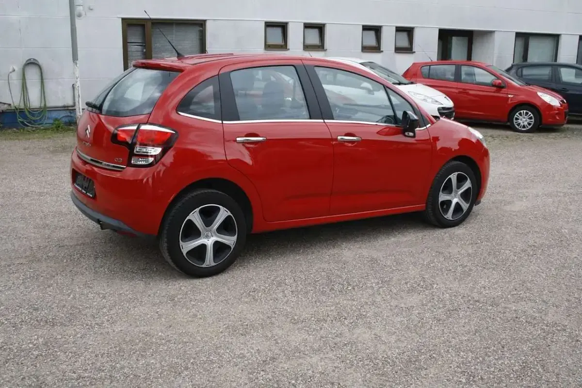 Gebraucht Citroën C3 SELECTION 82 PS (60 kW) 2016 Rot Limousine