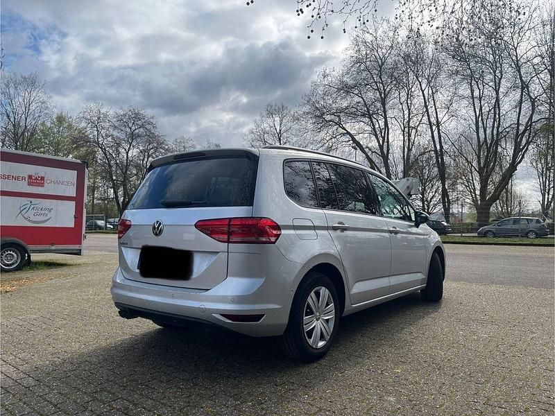 Gebraucht VW Touran 150 PS (110 kW) 2021 Grau Van / Kleinbus