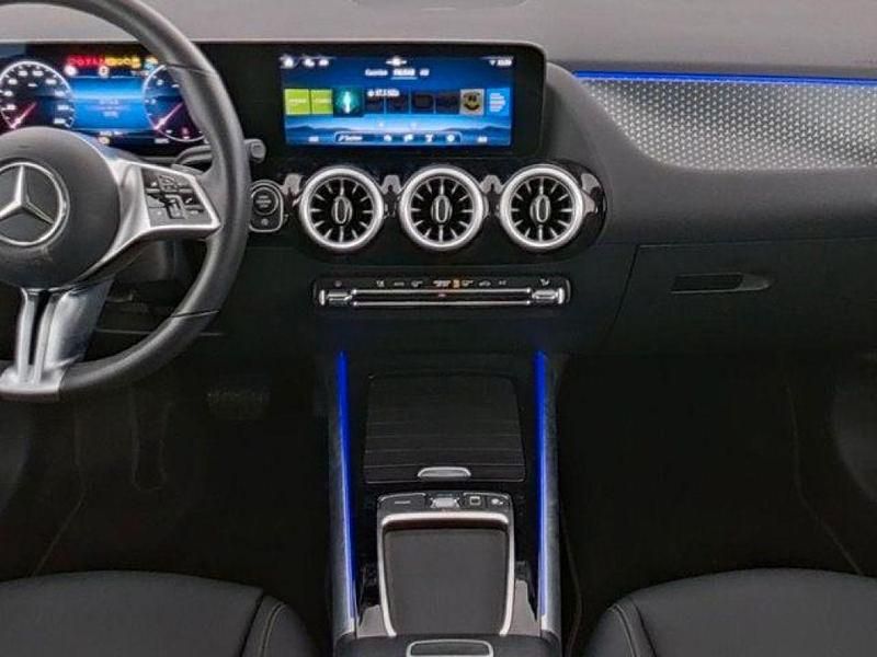 Gebraucht Mercedes 220 190 PS (139 kW) 2024 993 patagonienrot (metallic) Limousine