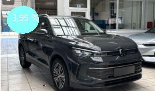 Grau Gebraucht 2024 VW Tiguan Life SUV | 35.830 € (Teuer) - Bild 1/4