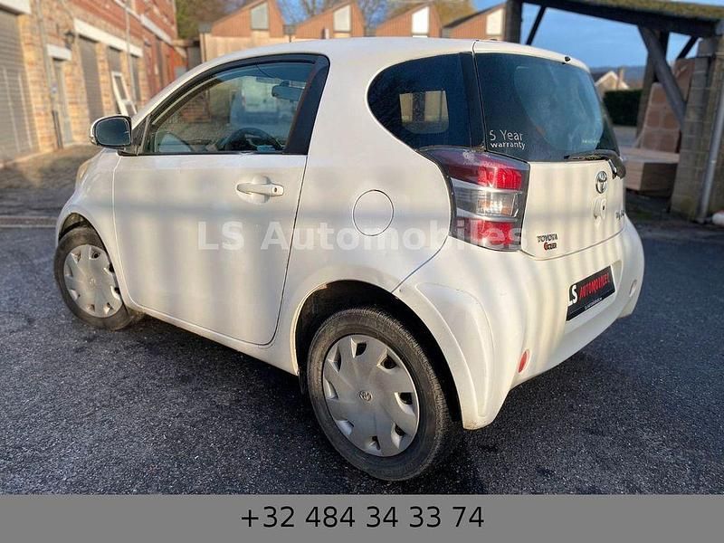 Gebraucht Toyota iQ 68 PS (50 kW) 2010 Weiß Kleinwagen