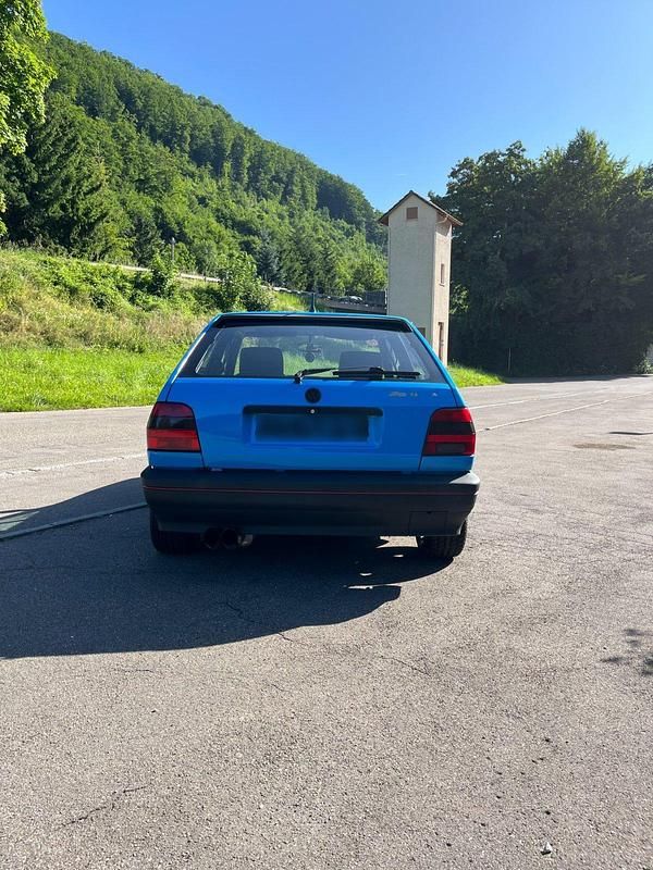 Gebraucht VW Polo 113 PS (83 kW) 1991 Blau Coupé