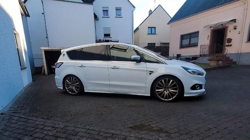 Gebraucht Ford S-MAX Titanium 241 PS (177 kW) 2015 Weiß Van / Kleinbus