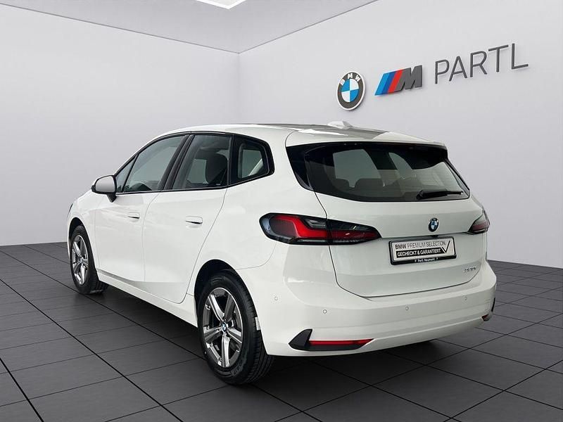 Gebraucht BMW 220 Active Tourer 170 PS (125 kW) 2025 Alpinweiß uni Van / Kleinbus