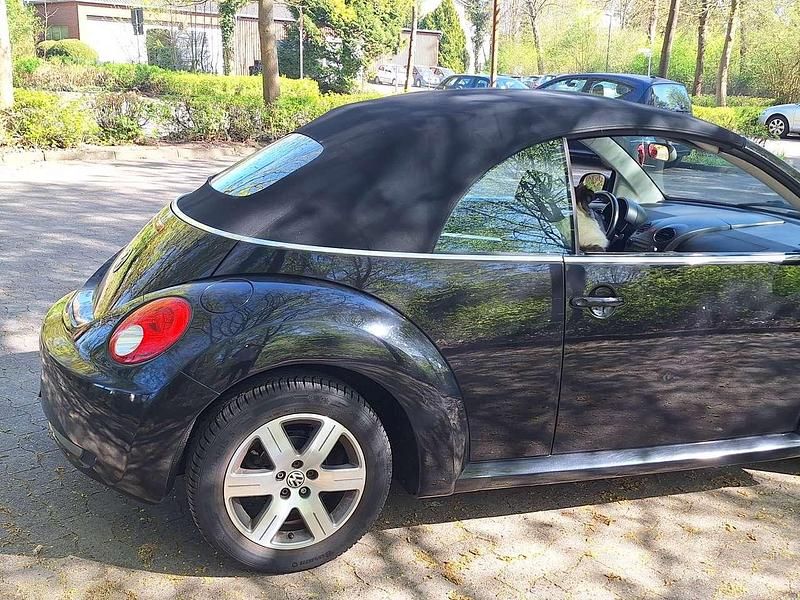 Gebraucht VW New Beetle Cabriolet 102 PS (75 kW) 2005 Schwarz Cabrio