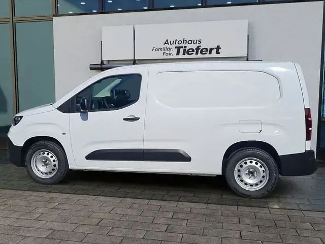 Neu Fiat Doblò 131 PS (96 kW) 2026 Weiß Van / Kleinbus