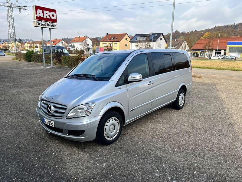 Silber Gebraucht 2012 Mercedes Viano Van / Kleinbus | 9.200 € (Superpreis) - Bild 1/4
