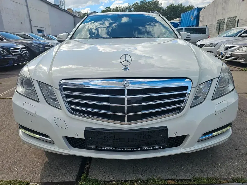 Gebraucht Mercedes E350 265 PS (194 kW) 2012 Weiß Limousine