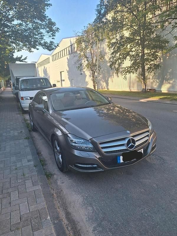 Grau Gebraucht 2012 Mercedes CLS250 Limousine | 12.900 € (Superpreis) - Bild 1/4