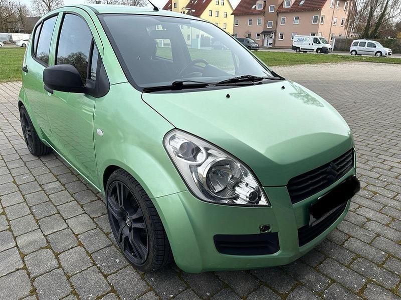 Gebraucht Suzuki Splash 65 PS (47 kW) 2011 Grün Kleinwagen