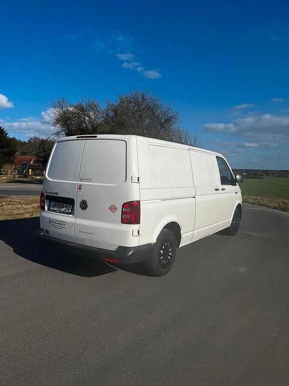 Gebraucht VW T6 150 PS (110 kW) 2019 Rot Van