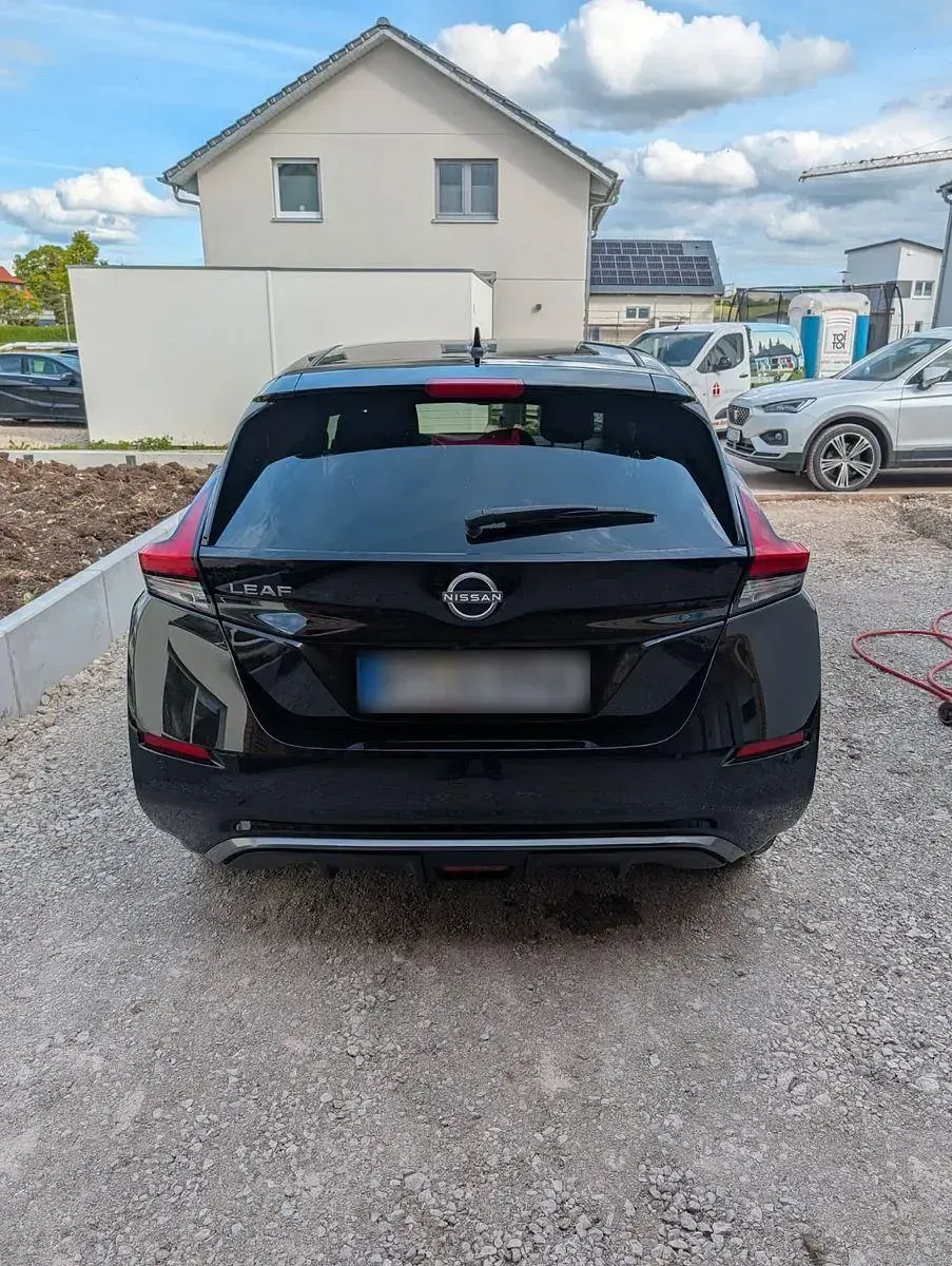 Gebraucht Nissan Leaf N-Connecta 110 kW (150 PS) 2022 Schwarz Kleinwagen