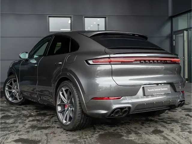 Gebraucht Porsche Cayenne S E-Hybrid Coupe Black Edition 519 PS (381 kW) 2026 Grau SUV