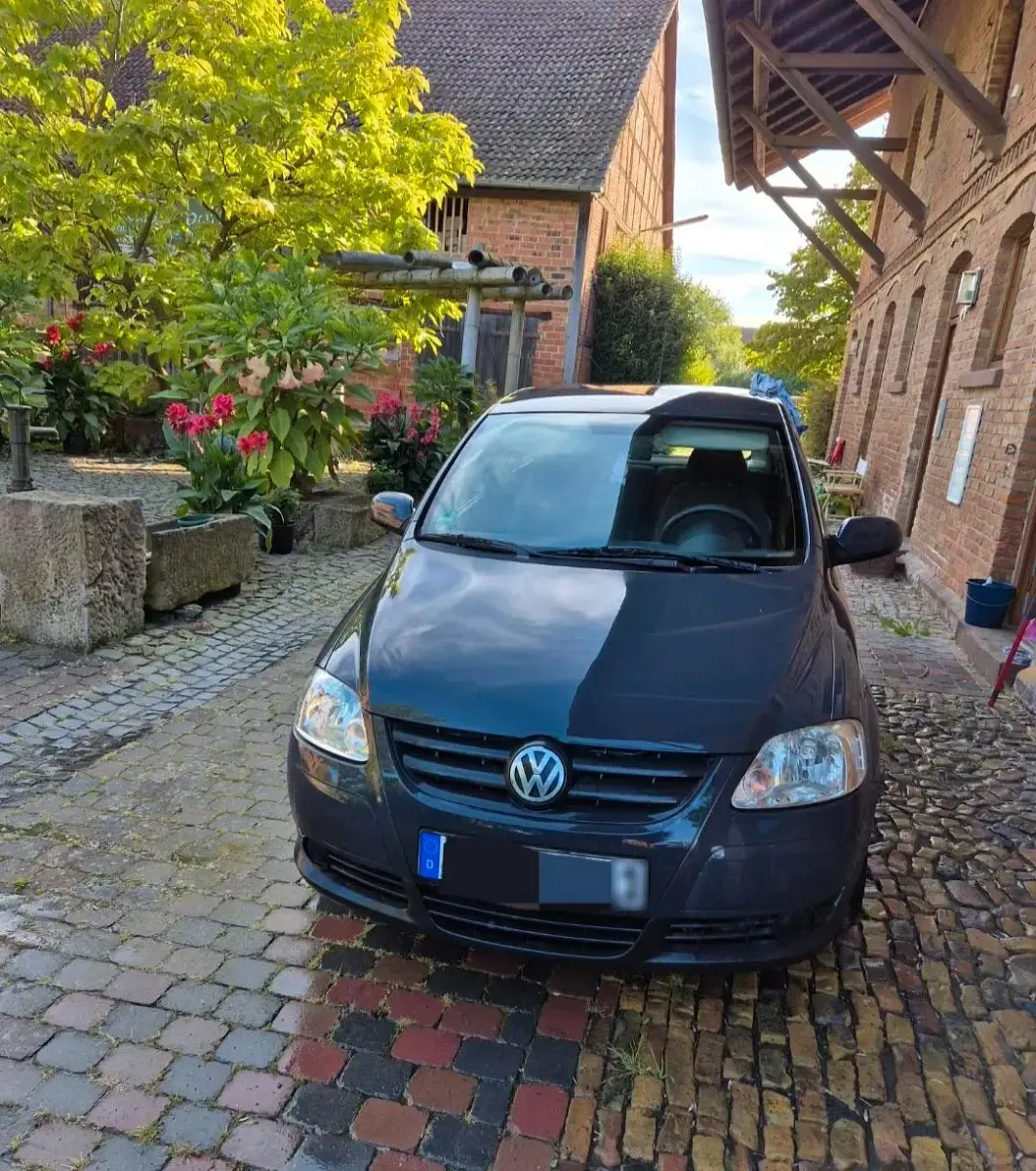 Gebraucht VW Fox Refresh 54 PS (39 kW) 2009 Grau Kleinwagen