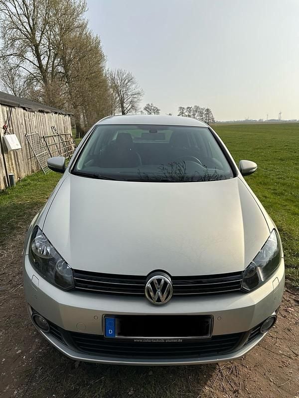 Gebraucht VW Golf VI Team 122 PS (89 kW) 2010 Silber Kleinwagen