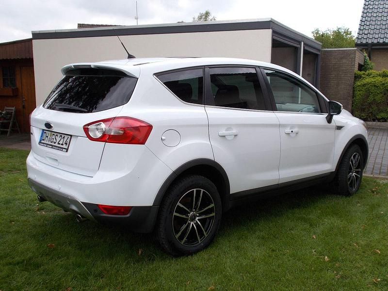 Gebraucht Ford Kuga Titanium 163 PS (119 kW) 2011 Weiß SUV