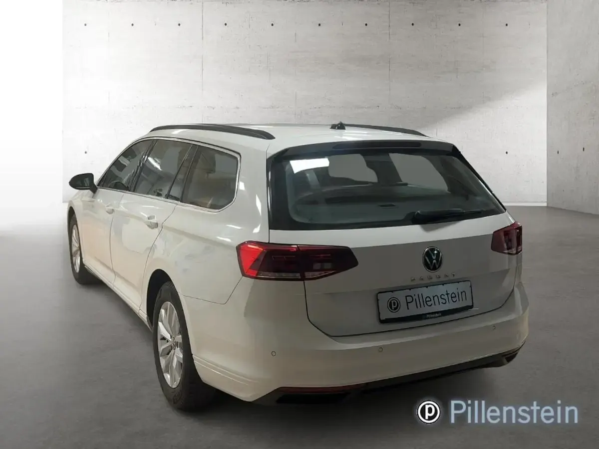 Gebraucht VW Passat Business 150 PS (110 kW) 2022 Weiß Kombi