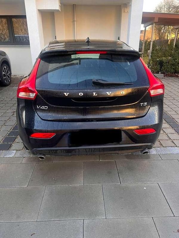 Gebraucht Volvo V40 Kinetic 152 PS (111 kW) 2018 Limousine