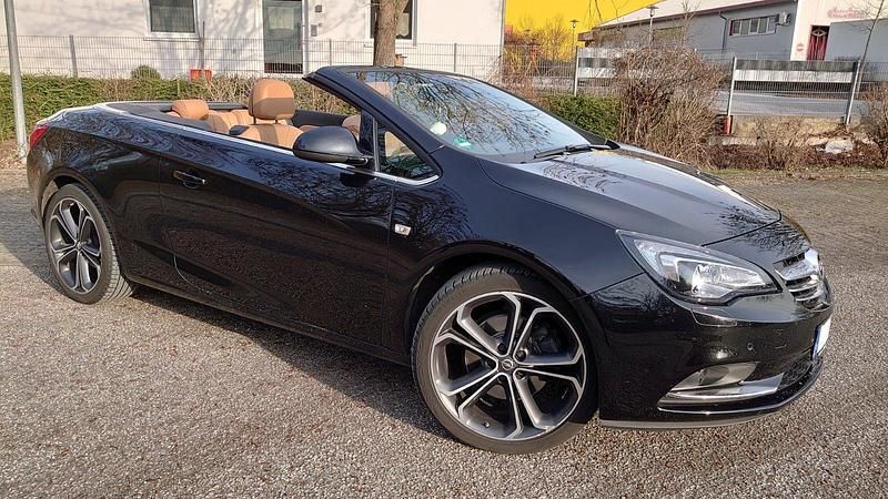 Gebraucht Opel Cascada Ultimate 136 PS (100 kW) 2019 Schwarz Cabrio