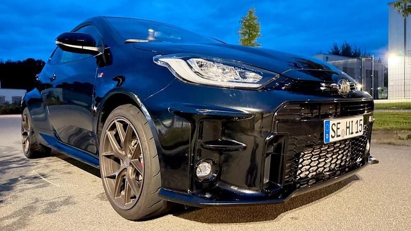 Schwarz Gebraucht 2024 Toyota Yaris Kleinwagen | 41.500 € (Fairer Preis) - Bild 1/4