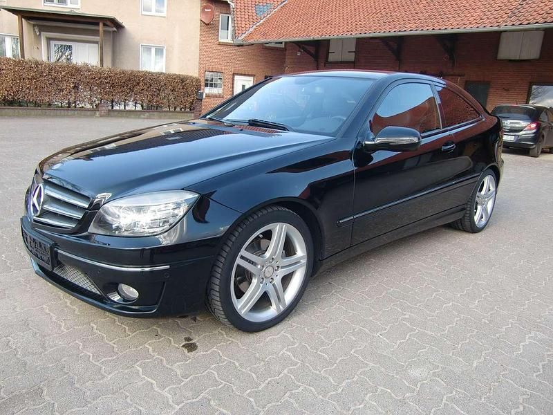 Gebraucht Mercedes CLC180 143 PS (105 kW) 2010 Schwarz Kleinwagen