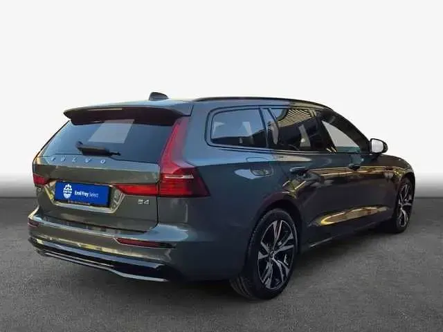 Gebraucht Volvo V60 145 PS (106 kW) 2025 Kombi