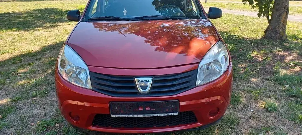 Gebraucht Dacia Sandero 75 PS (55 kW) 2011 Rot Limousine