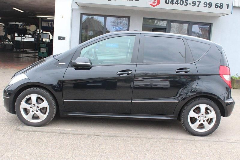 Gebraucht Mercedes A200 Avantgarde 140 PS (102 kW) 2012 Schwarz Kleinwagen