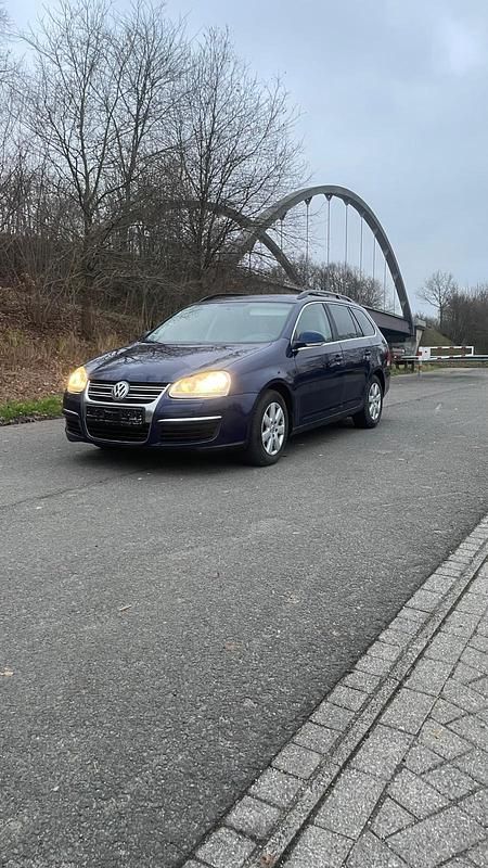 Blau Gebraucht 2008 VW Golf V Kombi | 2.250 € (Etwas zu teuer) - Bild 1/4