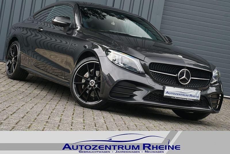 Grau Gebraucht 2022 Mercedes C200 AMG Coupé | 39.888 € (Fairer Preis) - Bild 1/4