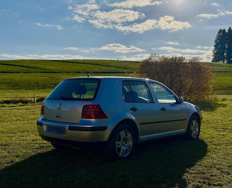Gebraucht VW Golf IV 75 PS (55 kW) 2002 Silber Kleinwagen