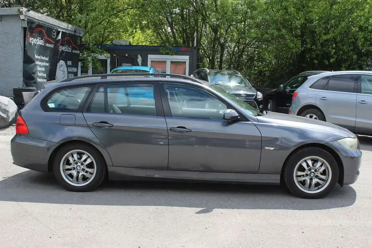 Używany BMW 320 150 KM (110 kW) 2007 Szary Kombi