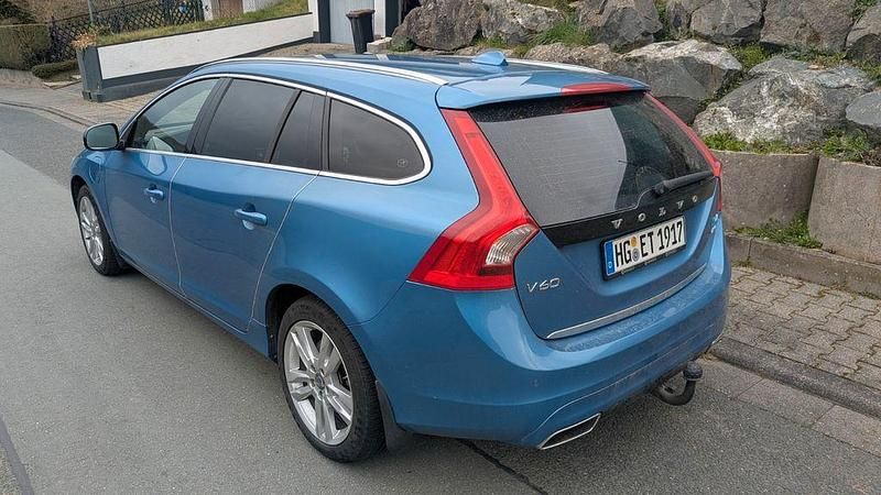 Gebraucht Volvo V60 Summum 280 PS (205 kW) 2013 Blau Kombi