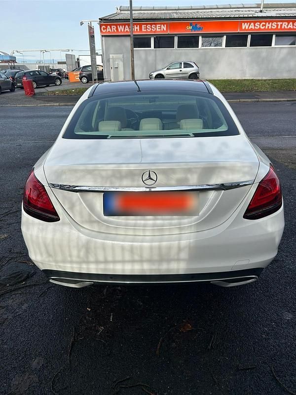 Gebraucht Mercedes C220 194 PS (142 kW) 2020 Weiß Limousine
