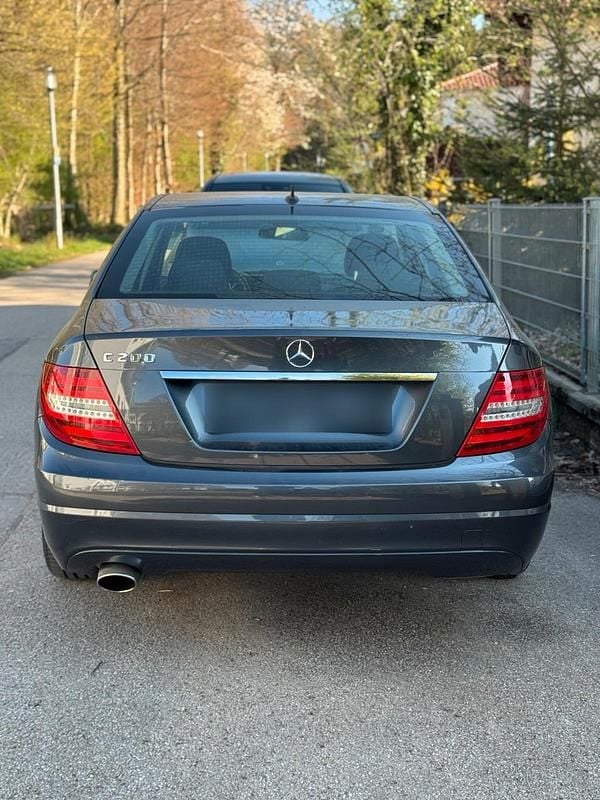 Second-hand Mercedes C200 184 CP (135 kW) 2012 Gri Berlinǎ