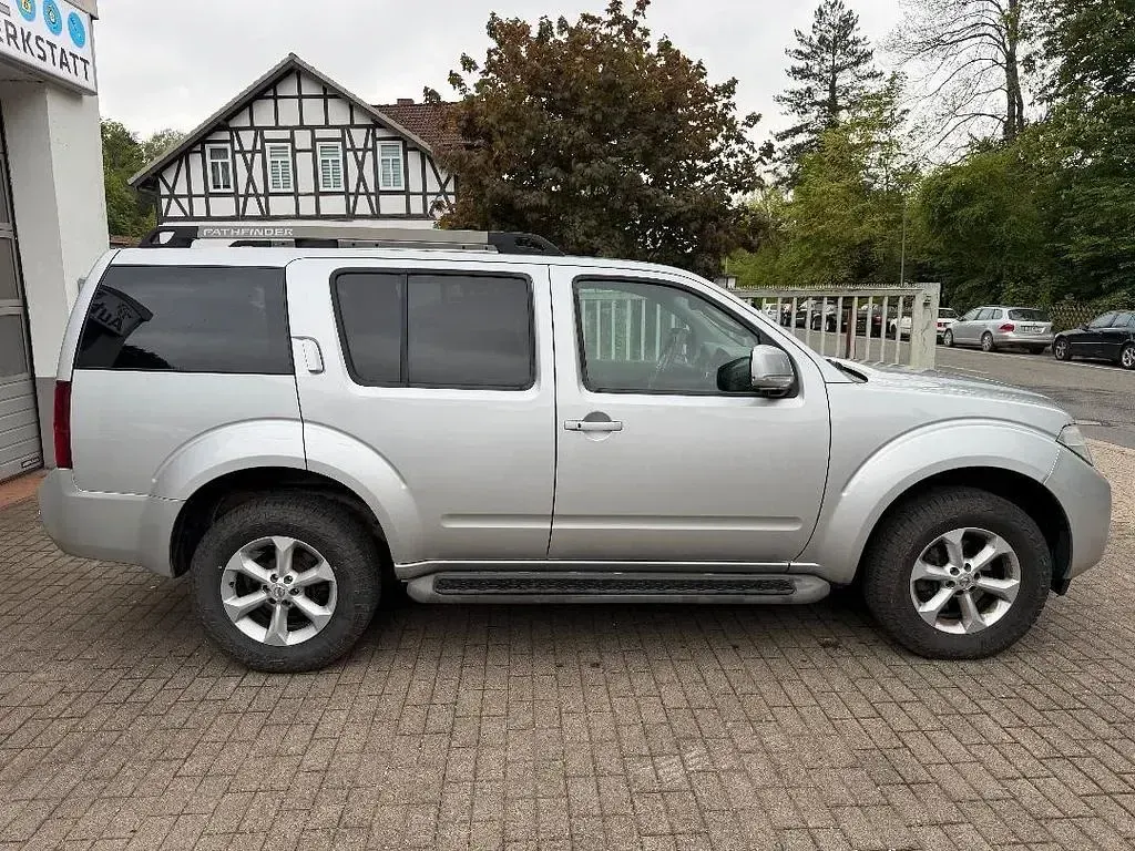 Gebraucht Nissan Pathfinder SE 190 PS (139 kW) 2012 Silber SUV
