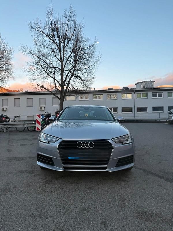 Gebraucht Audi A4 150 PS (110 kW) 2019 Silber Limousine