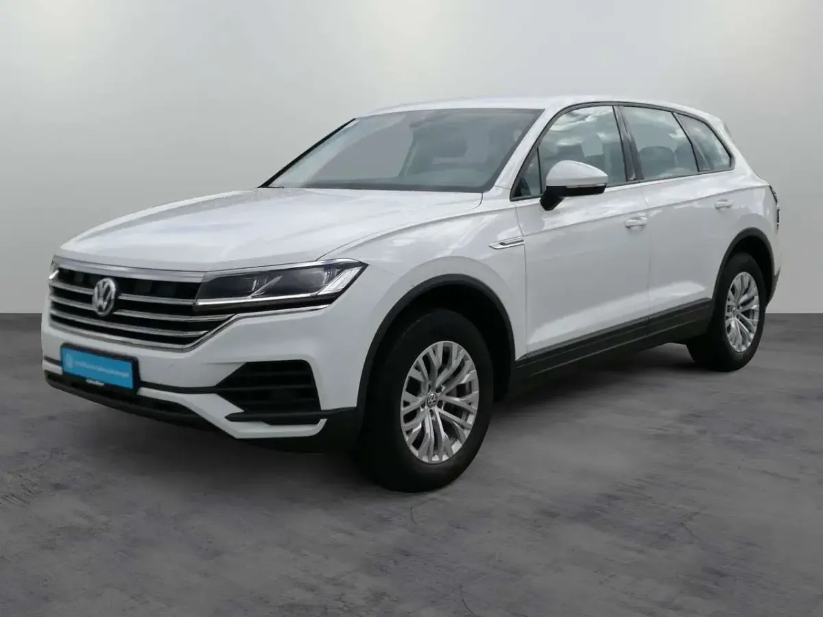 Gebraucht VW Touareg Basis 231 PS (169 kW) 2019 Pure white SUV