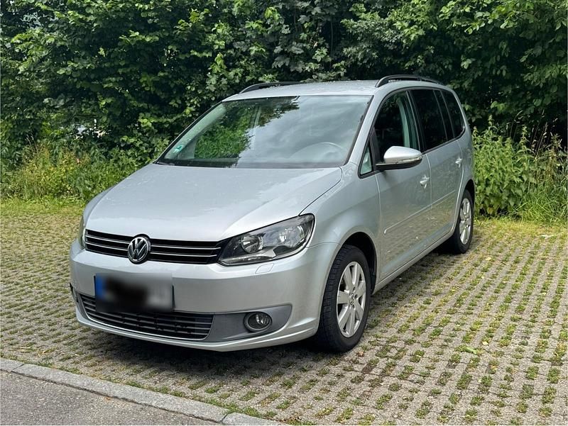 Silber Gebraucht 2010 VW Touran Van / Kleinbus | 6.250 € (Guter Preis) - Bild 1/4
