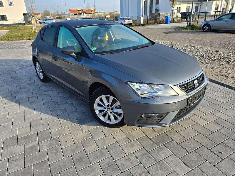 Gebraucht Seat Leon Style 110 PS (80 kW) 2017 "pirineos" grau Kleinwagen